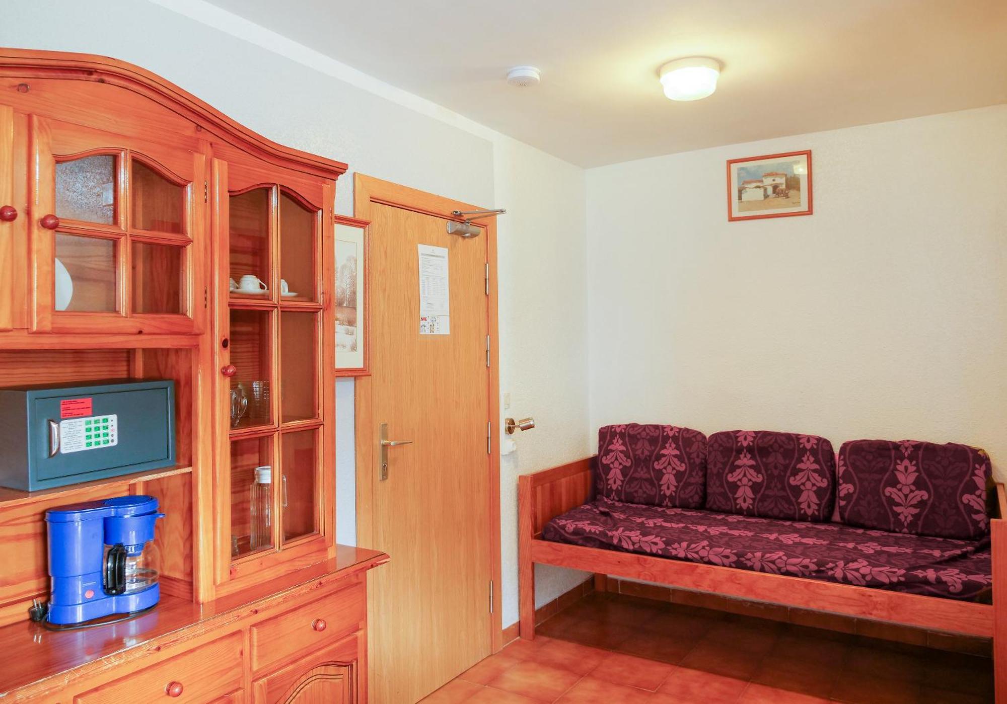 Kione Deusol Apartment Incles Room photo